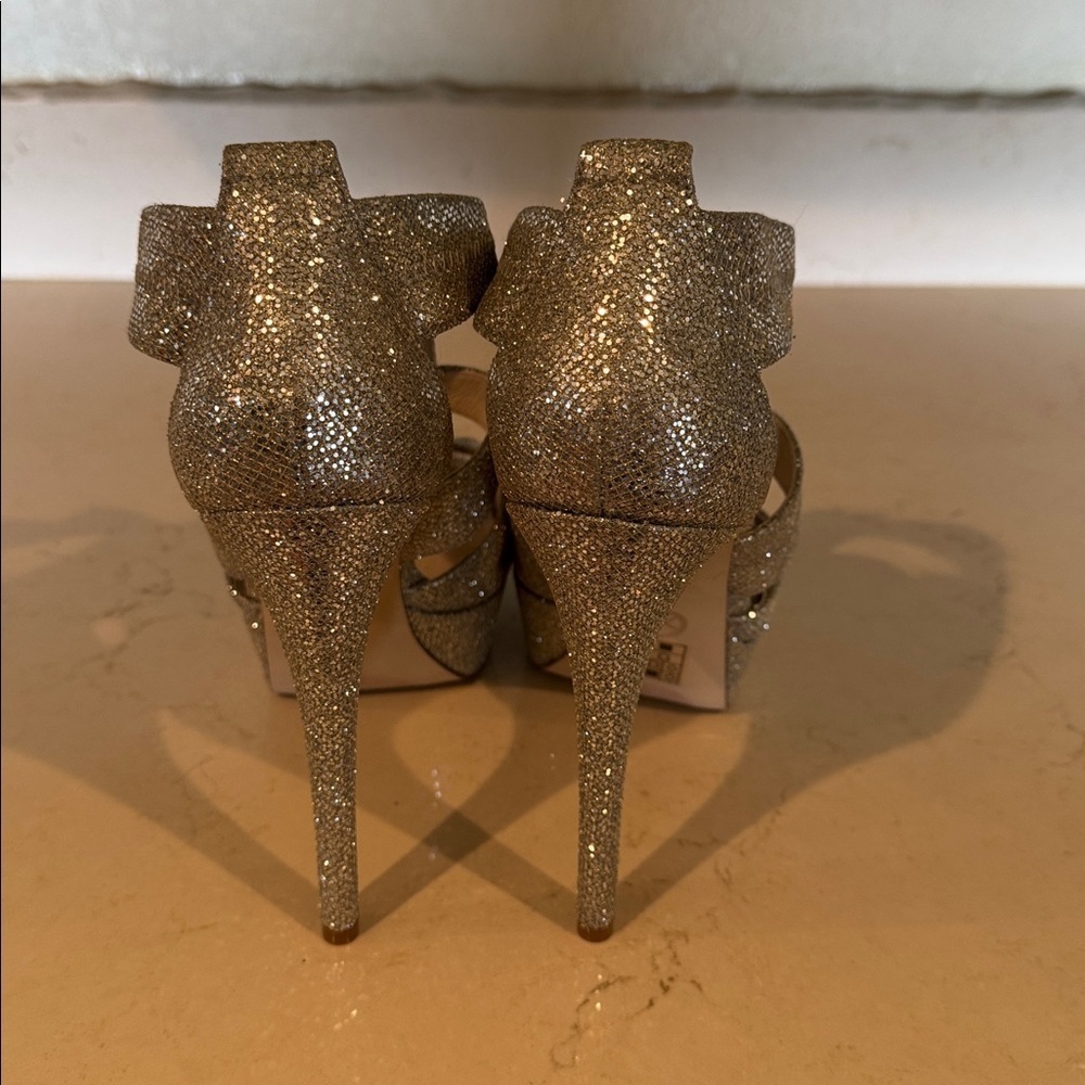 NWT Michael Kors Berkley T-Strap glitter platform sandals. - Picture 3 of 9